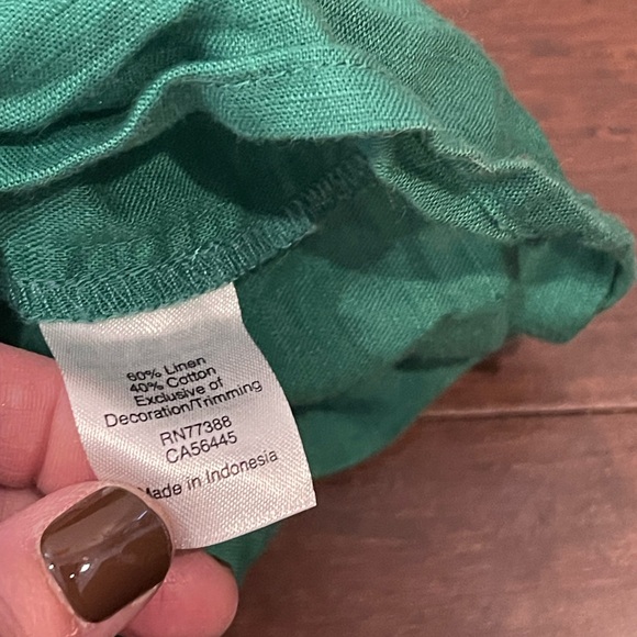 guc J. Crew factory mercantile Green linen sleveless top with White Embroidery 4 - Picture 5 of 9